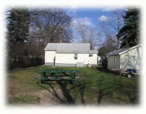 824 State, Adrian, MI 49221 photo 2