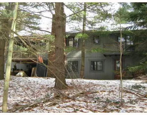 677 W Davis, Howell, MI 48843 photo 2
