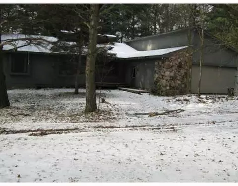 677 W Davis, Howell, MI 48843 photo 1