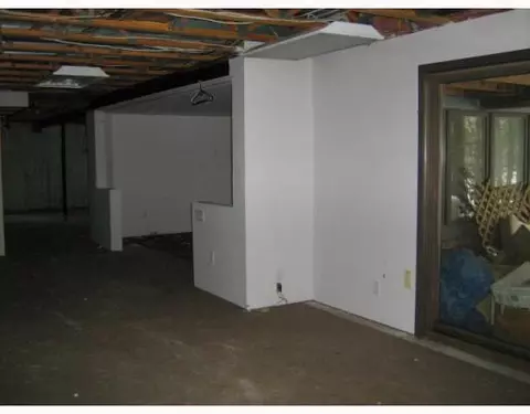 677 W Davis, Howell, MI 48843 photo 7