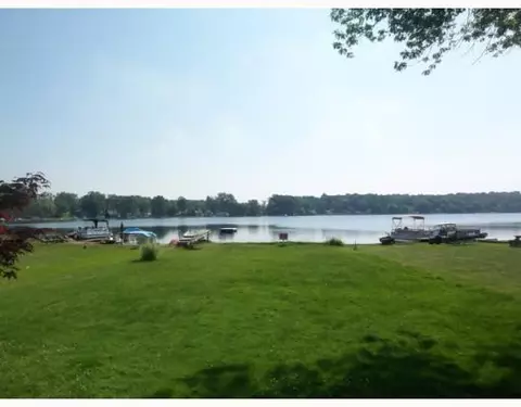 2829 Rubbins, Howell, MI 48843 photo 2