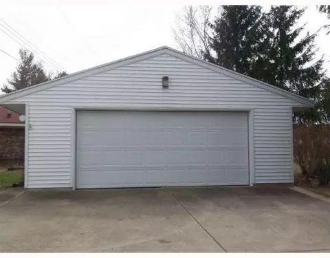 2829 Rubbins, Howell, MI 48843 photo 3