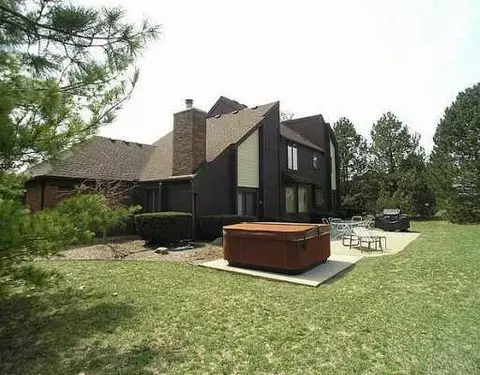 2836 Robal, Saline, MI 48176 photo 2