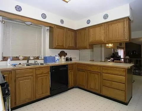 2836 Robal, Saline, MI 48176 photo 7