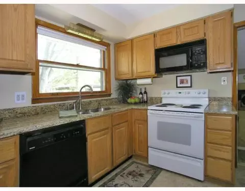 255 Willis Rd, Saline, MI 48176 photo 2