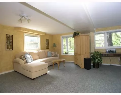 255 Willis Rd, Saline, MI 48176 photo 6