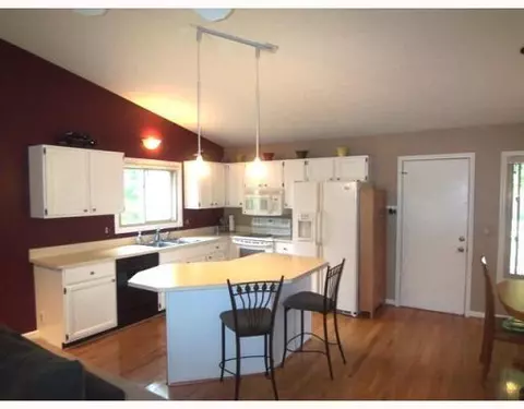 517 Glenwyth, Brighton, MI 48116 photo 2