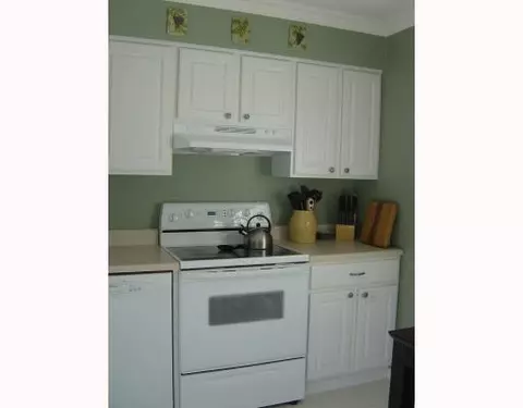 8 Ridgemont Dr, Adrian, MI 49221 photo 3