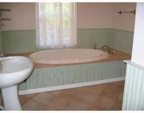 3211 E Joy Rd, Ann Arbor, MI 48105 photo 8
