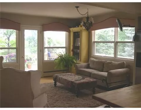 357 Pond Vw, Saline, MI 48176 photo 4