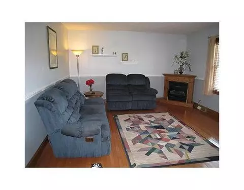 10401 Mckean Rd, Willis, MI 48191 photo 2