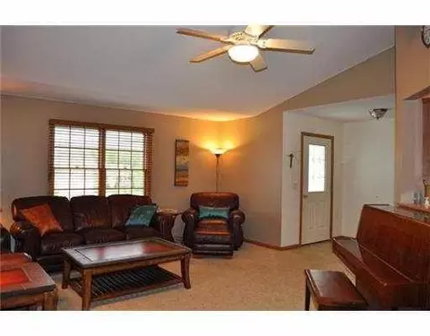 513 Red Maple Dr, Tecumseh, MI 49286 photo 5