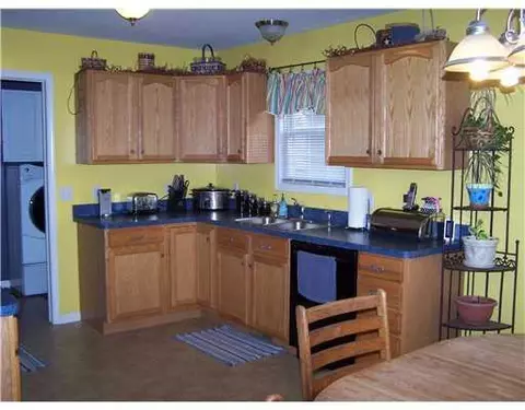 906 Huron, Tecumseh, MI 49286 photo 4