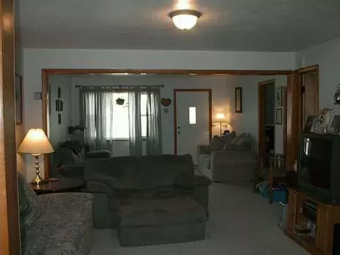 2193 W Dean, Temperance, MI 48182 photo 4