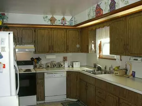 2193 W Dean, Temperance, MI 48182 photo 2