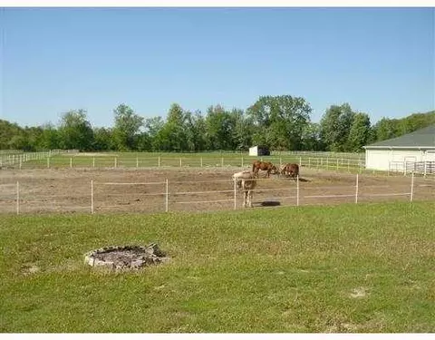5740 Colf, Carleton, MI 48117 photo 7