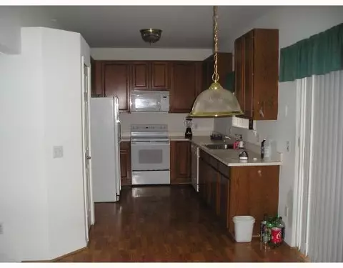 363 Victorian, Belleville, MI 48111 photo 2