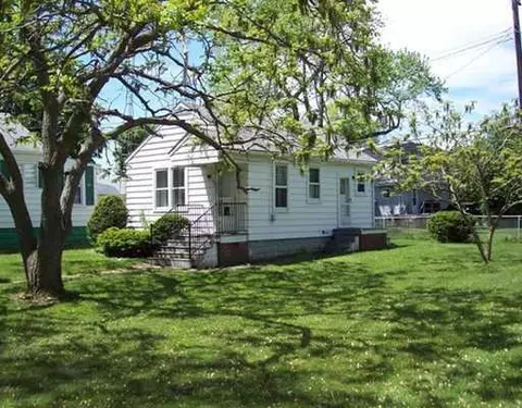 447 Michigan Ave, Monroe, MI 48162 photo 1