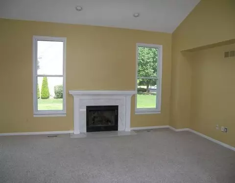 461 Harbour Pointe Dr, Belleville, MI 48111 photo 5