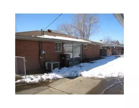 5085 Harding, Wayne, MI 48184 photo 3