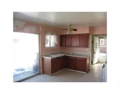 5085 Harding, Wayne, MI 48184 photo 5