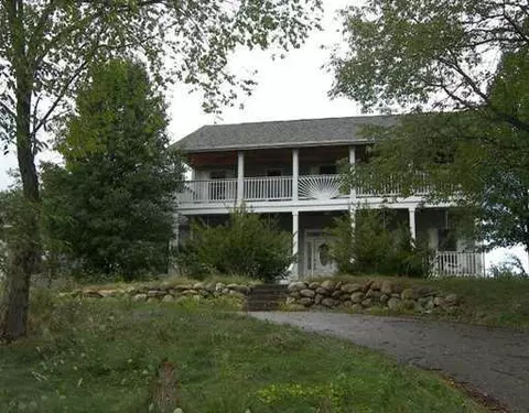 2862 E Maple, Milford Twp, MI 48381 photo 1