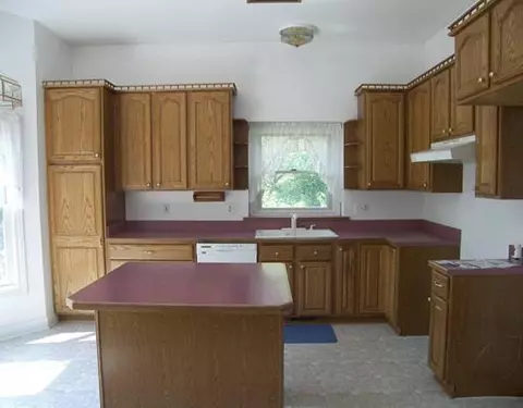 2862 E Maple, Milford Twp, MI 48381 photo 4