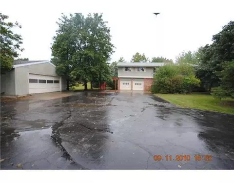 852 Stonegate, Ann Arbor, MI 48103 photo 1
