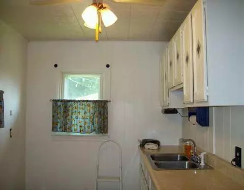 28413 Ecorse, Romulus, MI 48174 photo 7