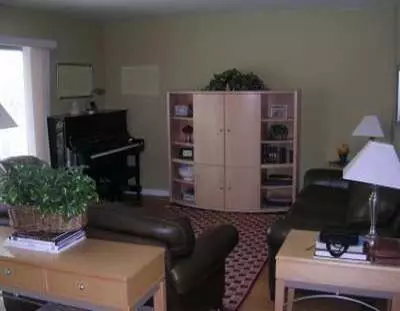 2130 Runnymede, Ann Arbor, MI 48103 photo 2