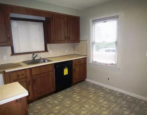 4381 Columbus, Wayne, MI 48184 photo 4
