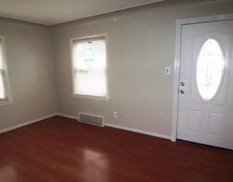 4381 Columbus, Wayne, MI 48184 photo 5