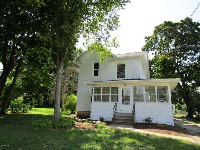 210 E Coler St, Jackson, MI 49203 photo 1