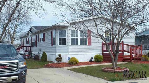 421 Caber, Temperance, MI 48182 photo 1