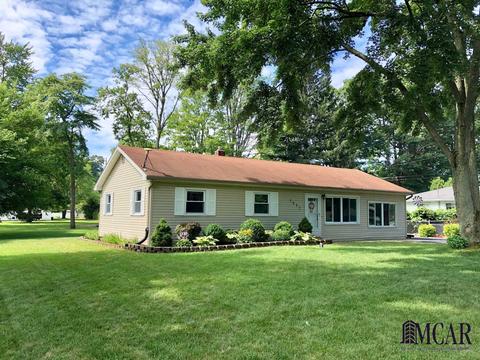 1077 Hackman Dr, Temperance, MI 48182 photo 2