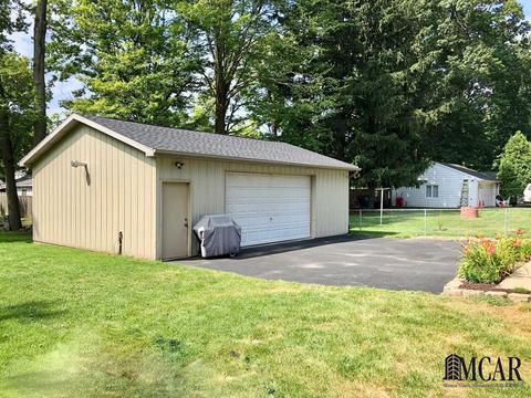 1077 Hackman Dr, Temperance, MI 48182 photo 9