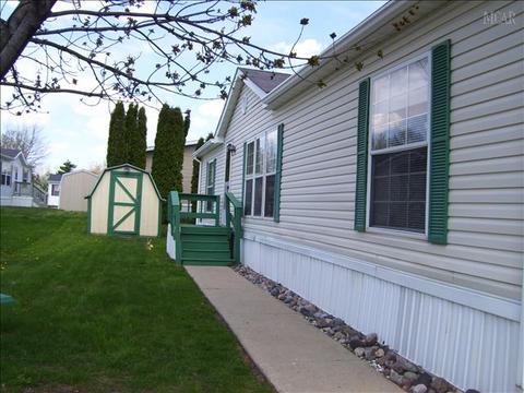 320 Highlands, Temperance, MI 48182 photo 3