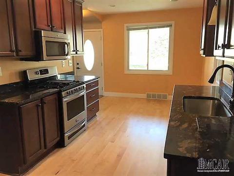 25115 E Huron River Dr, Flat Rock, MI 48134 photo 10