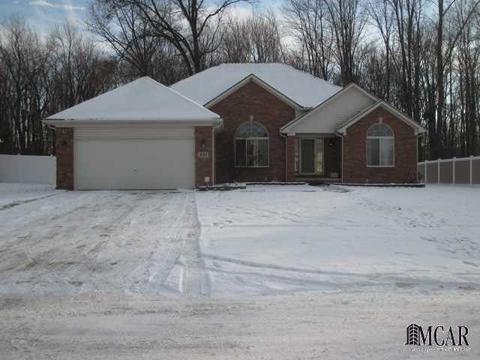 221 Rabbit Run, Carleton, MI 48117 photo 1