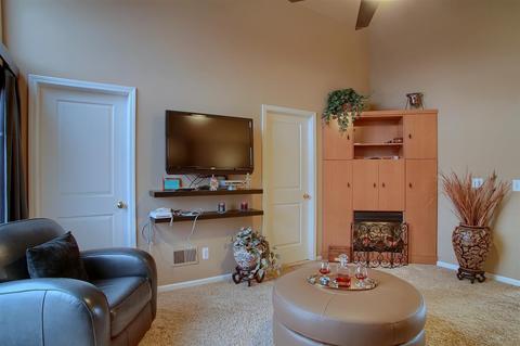 45882 Dutton Dr, Macomb, MI 48044 photo 3