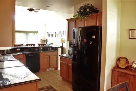 49852 Sleeping River Dr, Macomb, MI 48042 photo 5
