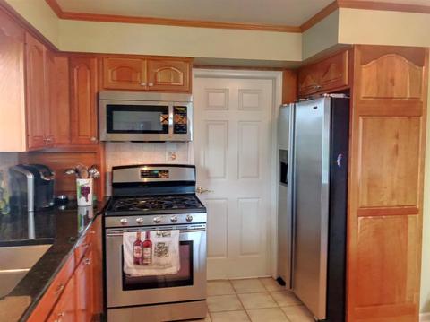 2875 Continental, Troy, MI 48083 photo 11