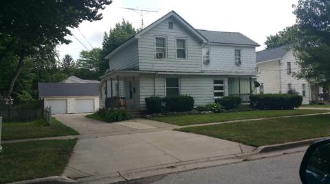 604 Pine St, Owosso, MI 48867 photo 1