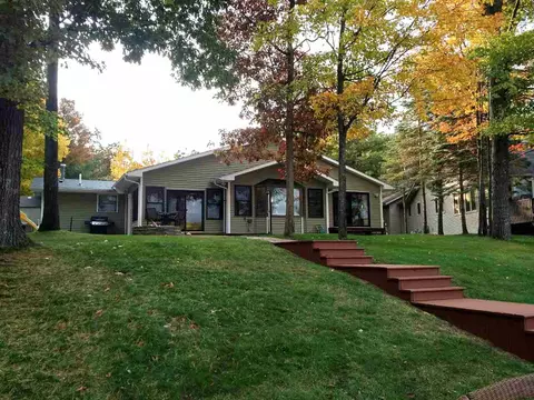 4530 Queens Way, Gladwin, MI 48624 photo 1