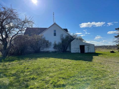 1017 E Spruce Rd, Spruce, MI 48762 photo 2