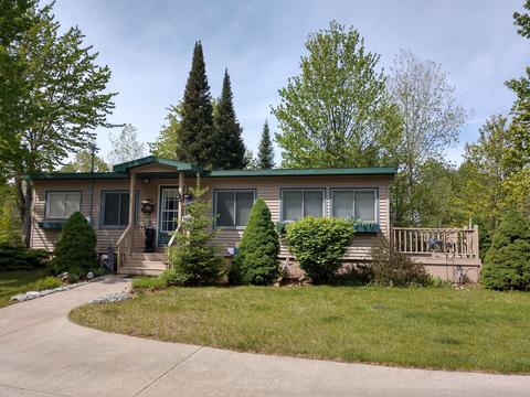15265 Lakeview Dr, Wolverine, MI 49799 photo 3