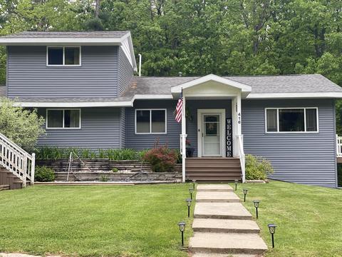 416 Eastern Dr, Roscommon, MI 48653 photo 1