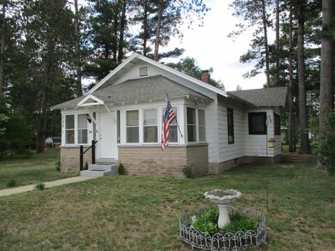 308 Kerry St, Grayling, MI 49738 photo 1