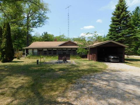205 12th St, Mio, MI 48647 photo 1