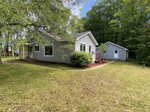 4010 Hanson Ave, Lewiston, MI 49756 photo 2